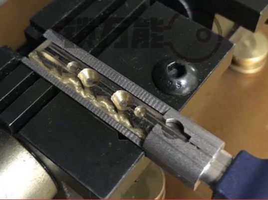 ABS Steel key cutting machine parts for Vertical key retaining clip Auxiliary fixture